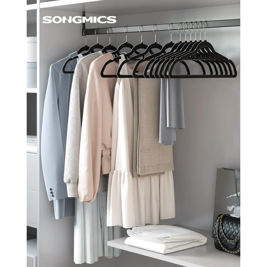 50 komada baršunastih, neklizajućih vješalica, crne | SONGMICS-Vasdom.hr
