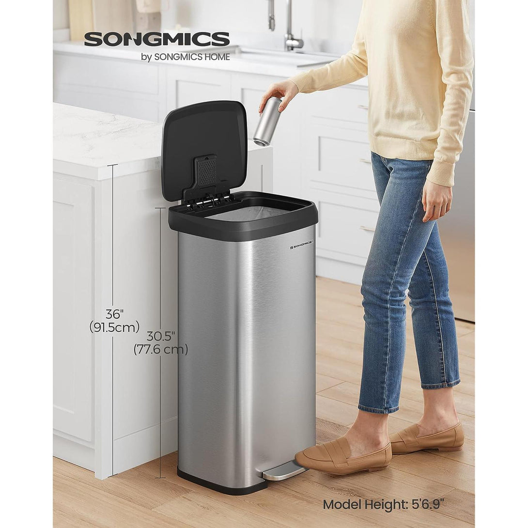 Metalna pedalna kanta s poklopcem, 68l, 40,5 x 35 x 77 cm, srebrno-crna | SONGMICS-Vasdom.hr