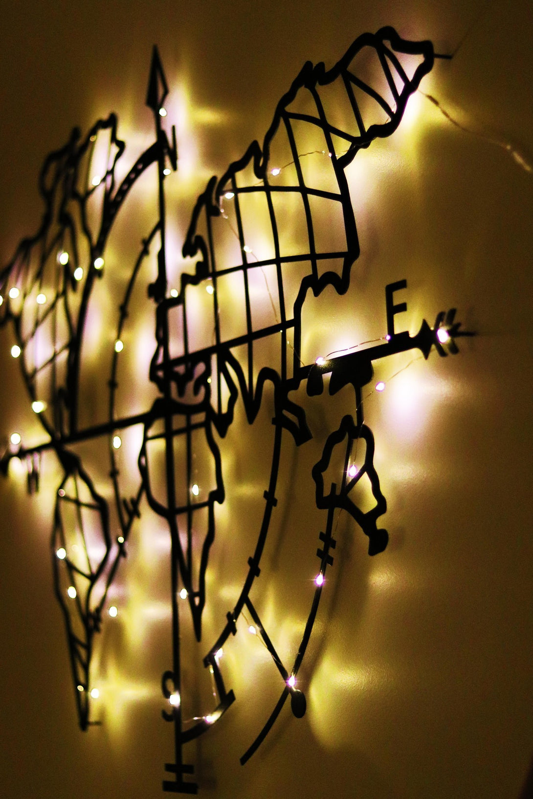 Metalna zidna dekoracija, World Map Compass Led - Black-Vasdom.hr