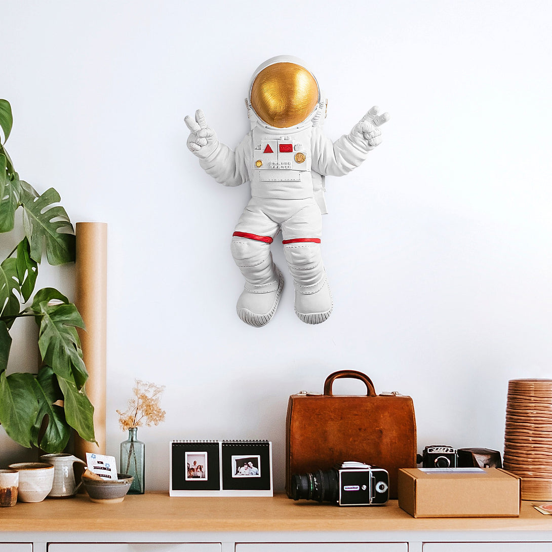Zidna dekoracija, Peace Sign Astronaut - 1-Vasdom.hr